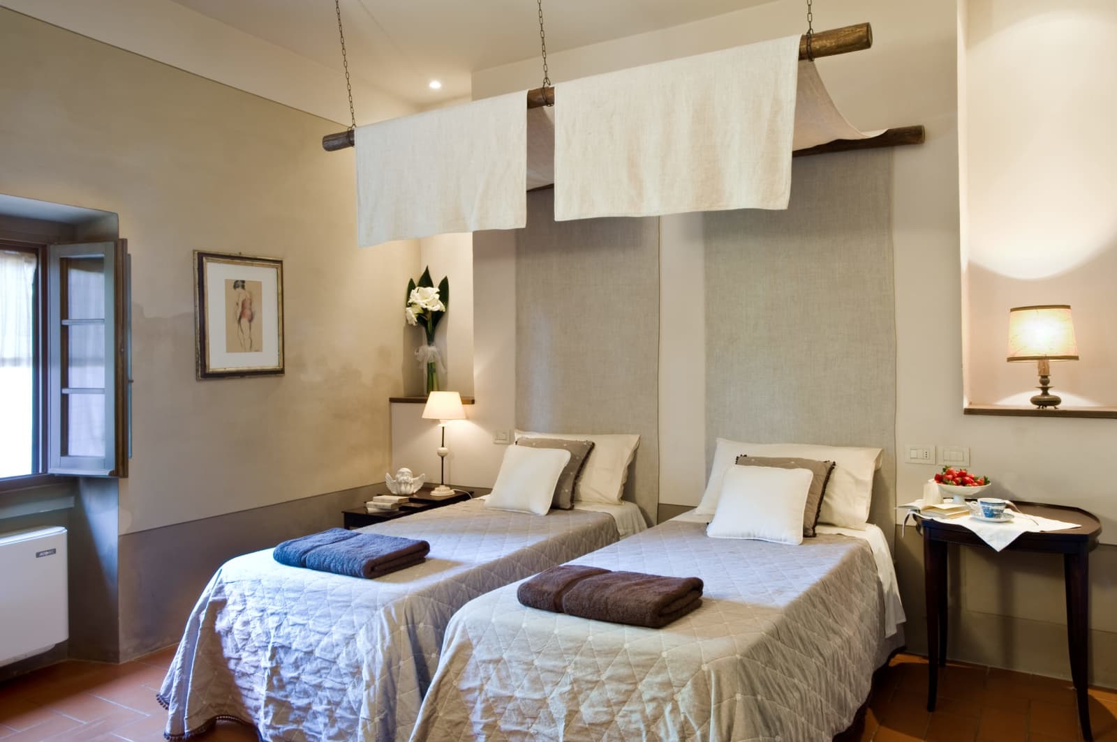 Villa Il Colto — a twin bedroom
