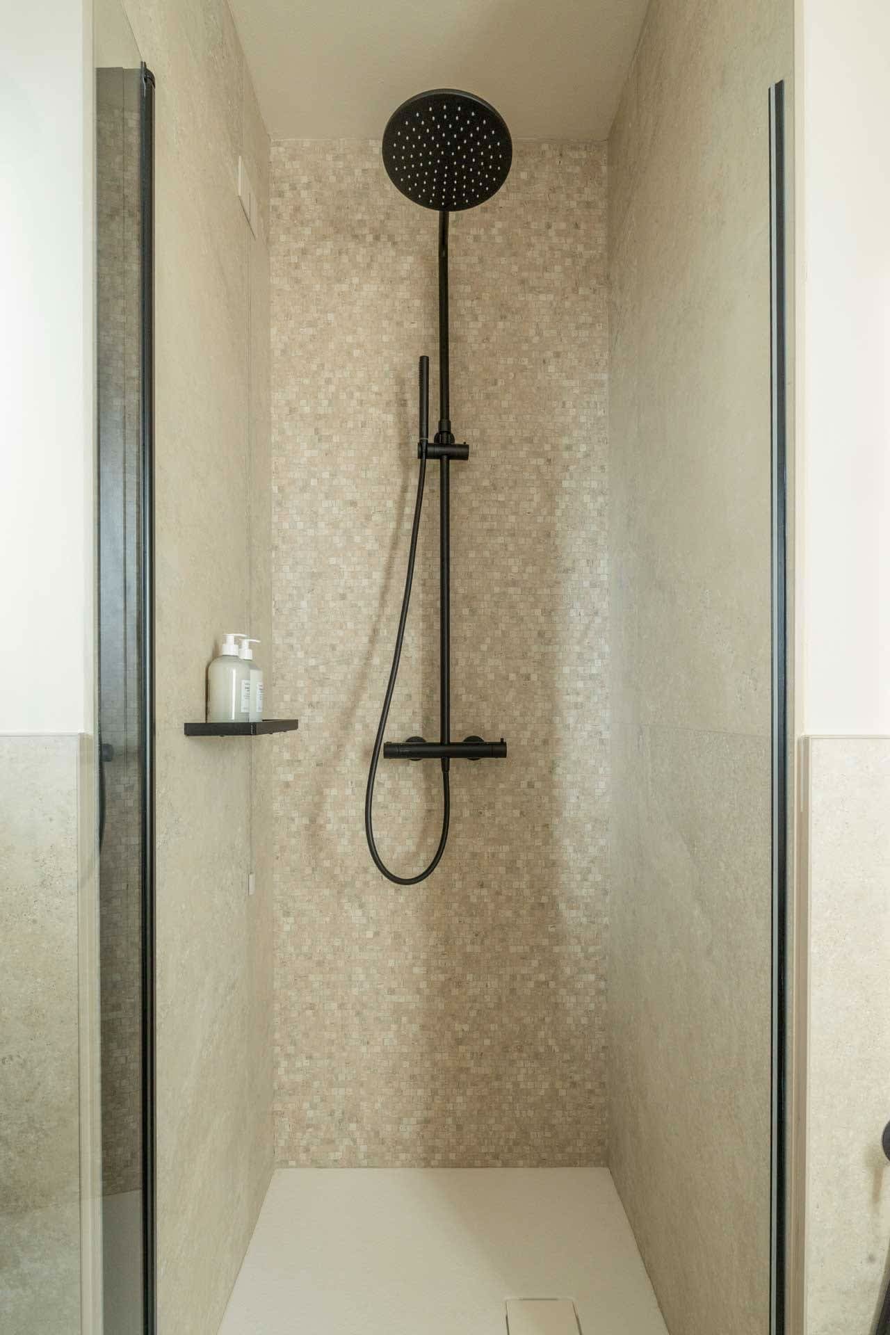 Tenuta Belvedere Estate: Tenuta Belvedere — a suite shower room