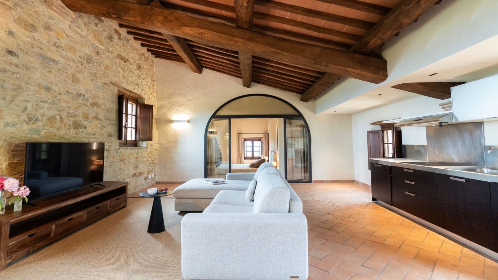 Villa Il Cellese — a sitting room under the beams