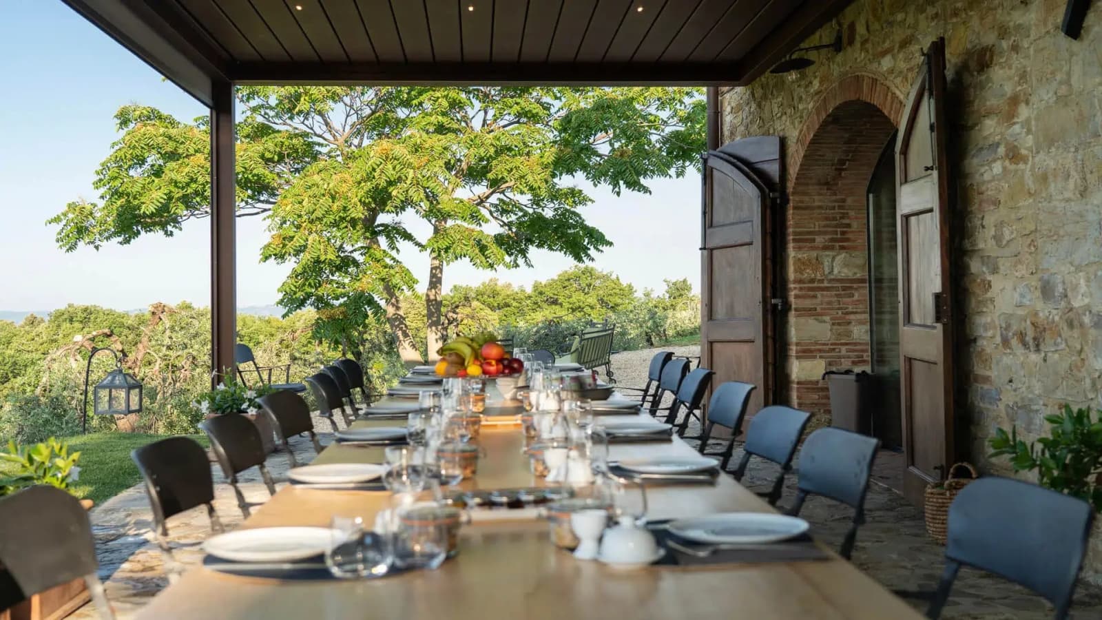 Villa Il Cellese — lunch under the pergola