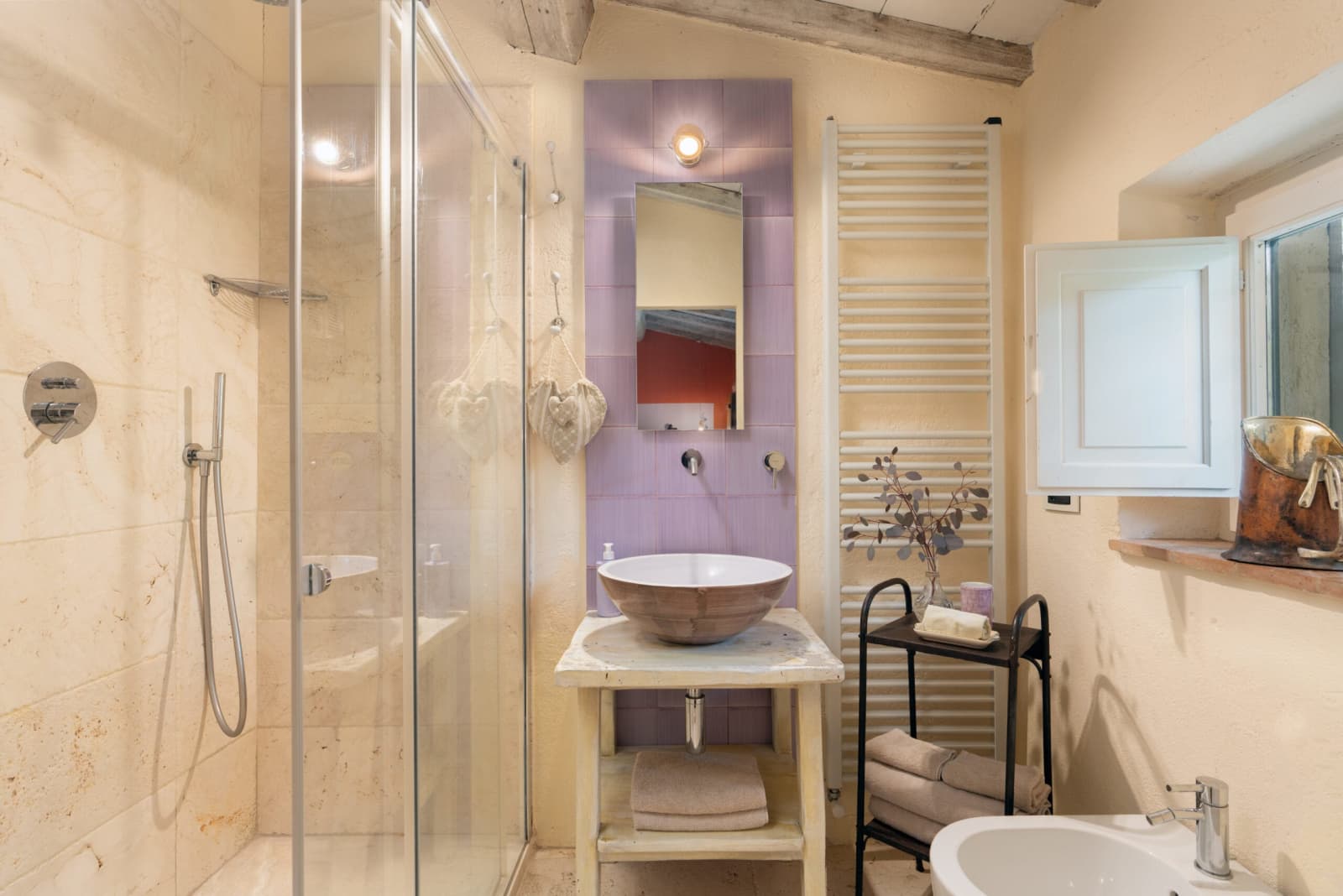 Villa Vetrichina — a bathroom