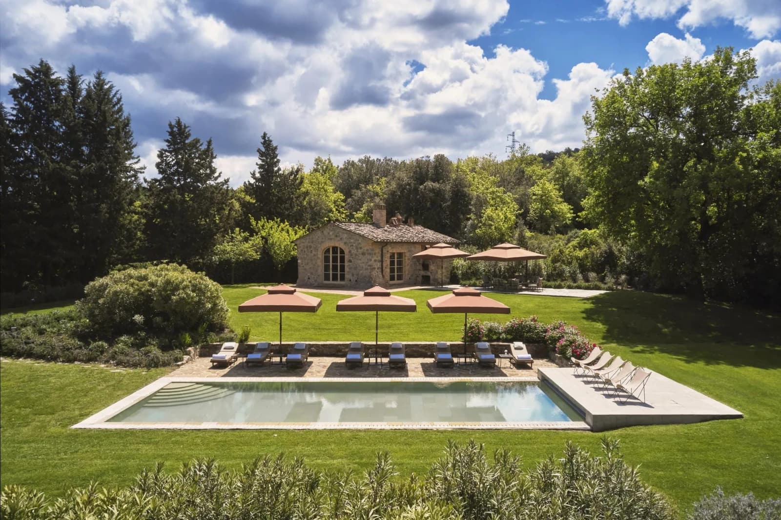 Villa Gauggiole in Castiglion del Bosco, Tuscany, photograph 6 of 24