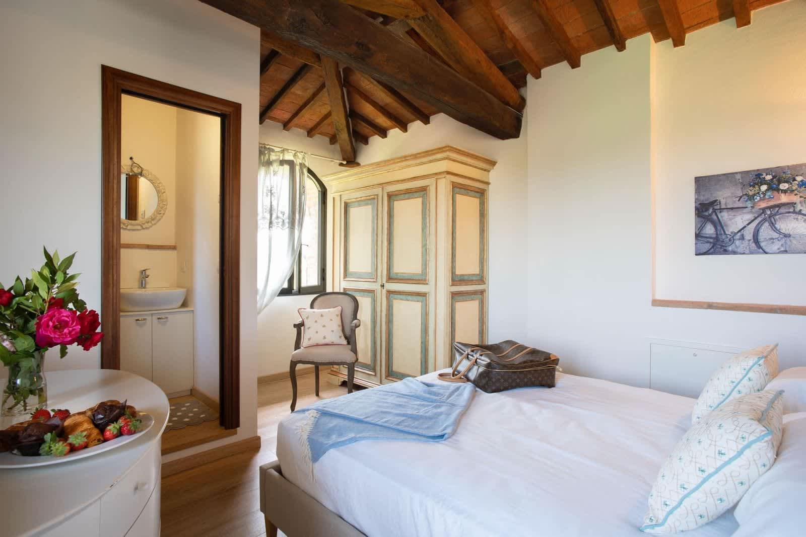Podere Pianoro — the Gelsomino tower bedroom