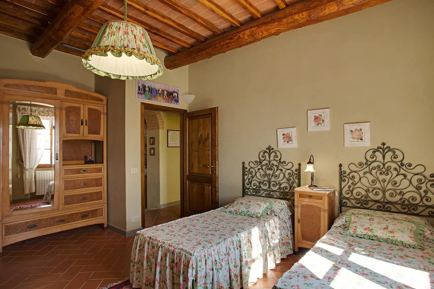 Solare del Chianti — a Poggiarello bedroom