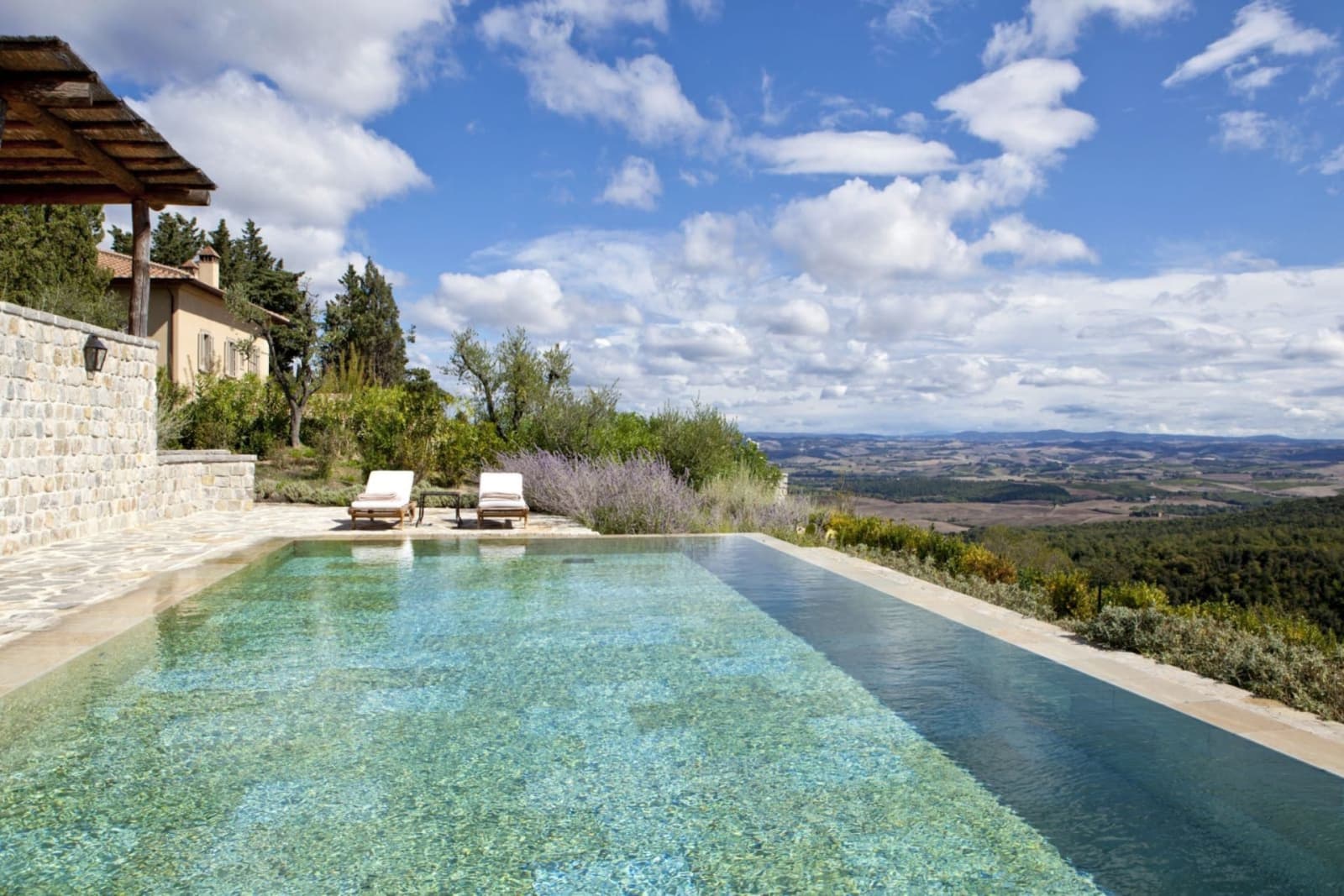 Villa Oliviera in Castiglion del Bosco, Tuscany, photograph 7 of 18