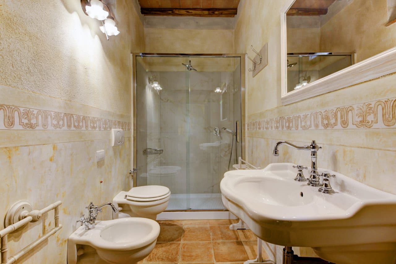 Villa Elle in Siena, Tuscany, photograph 43 of 65