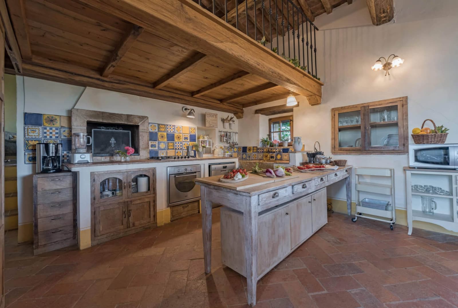 Villa delle Sorelle — the kitchen under the beams
