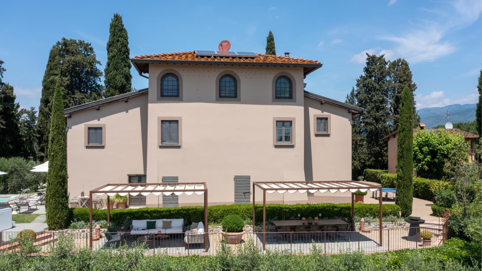 Villa Il Colto — the villa's façade