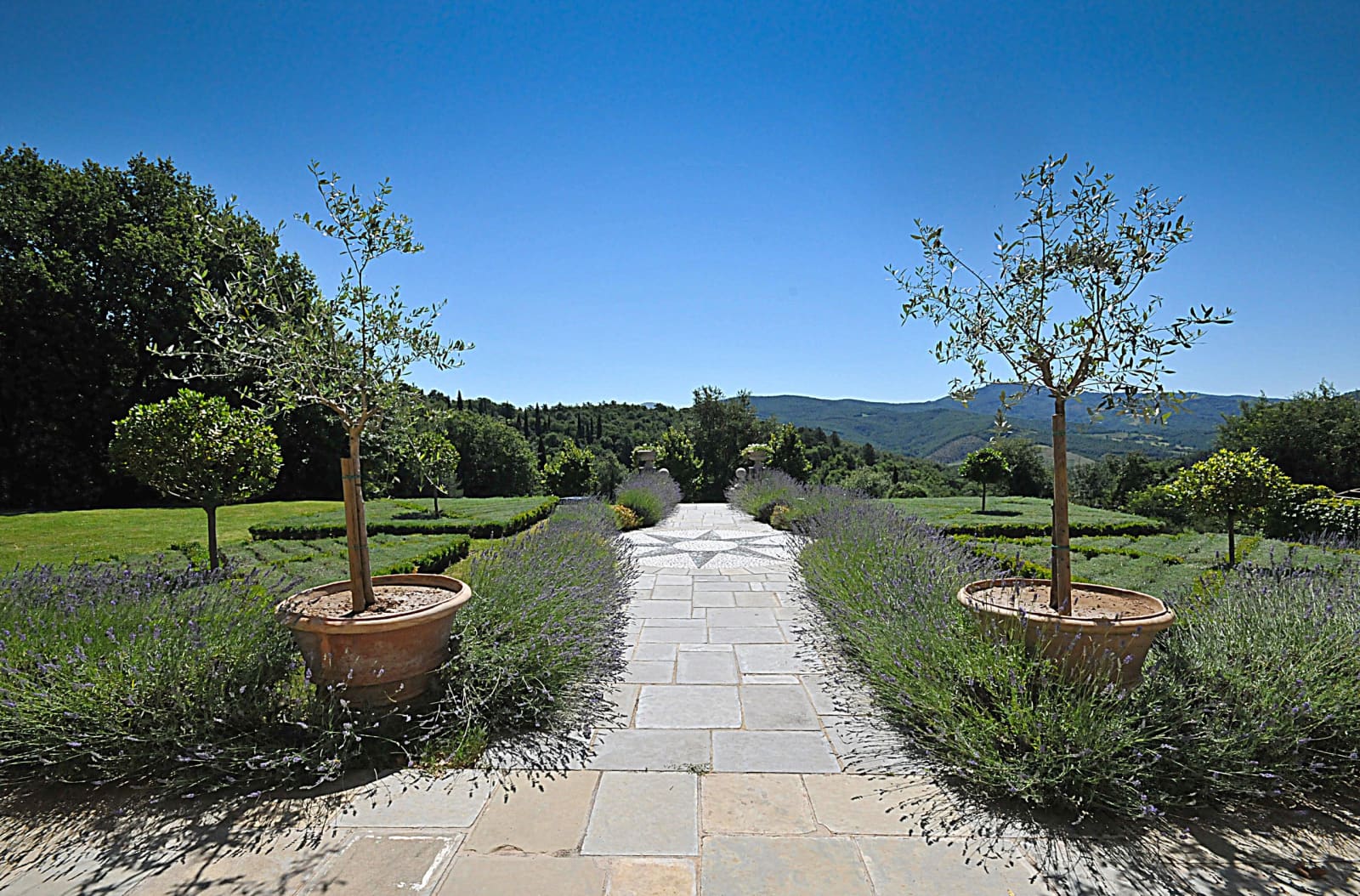 Casale di Sant'Andrea in Cortona, Tuscany, photograph 2 of 28