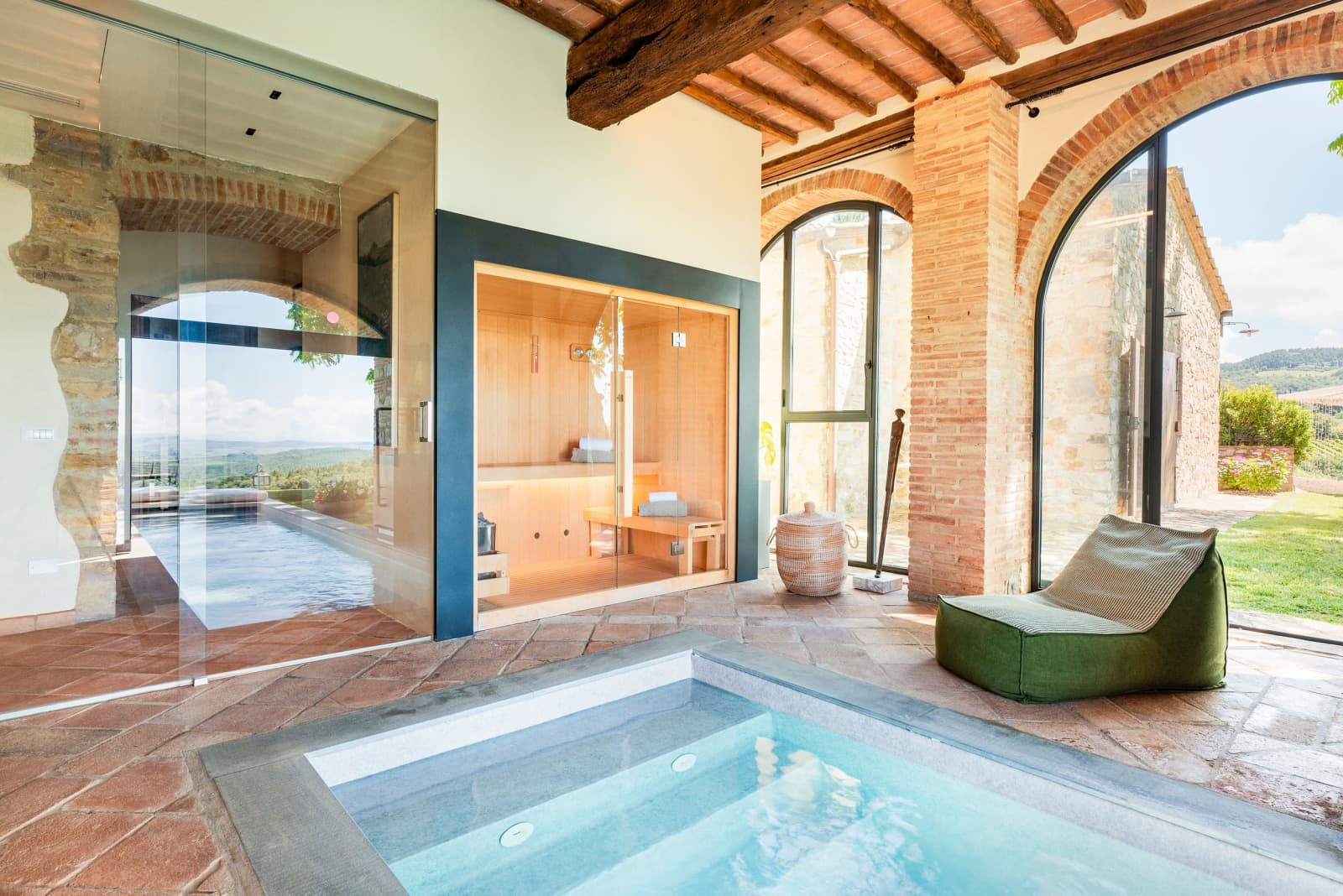 Villa Il Cellese — the indoor pool by the garden doors