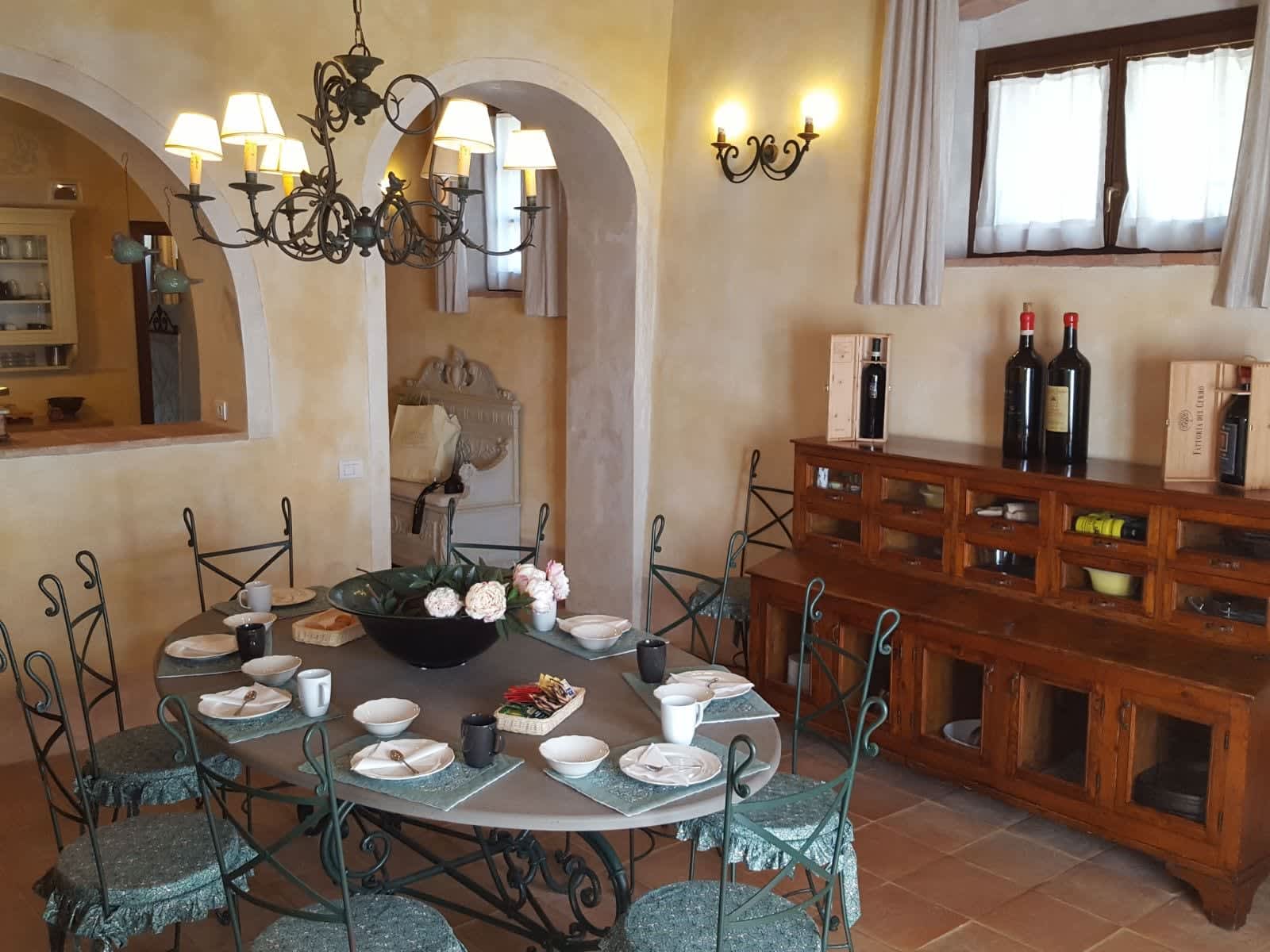 Villa Elle in Siena, Tuscany, photograph 21 of 65