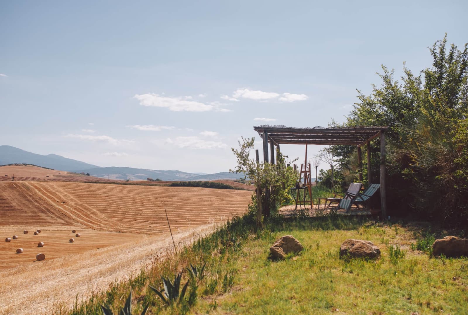 Villa delle Sorelle — the pergola looking over the crete