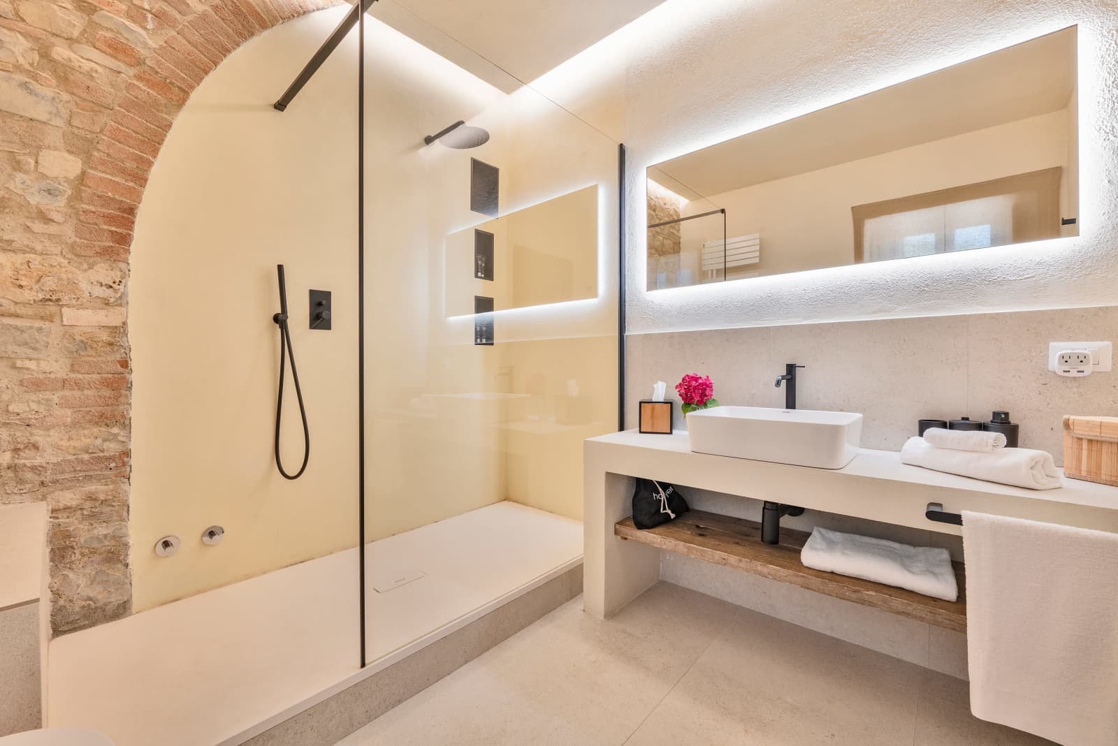 Villa Il Cellese — the single room's shower