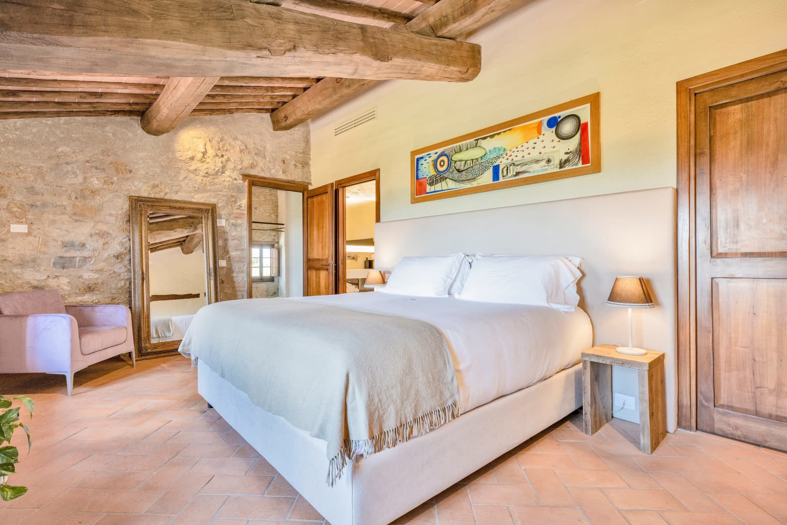Villa Il Cellese — bedroom 2 under the beams