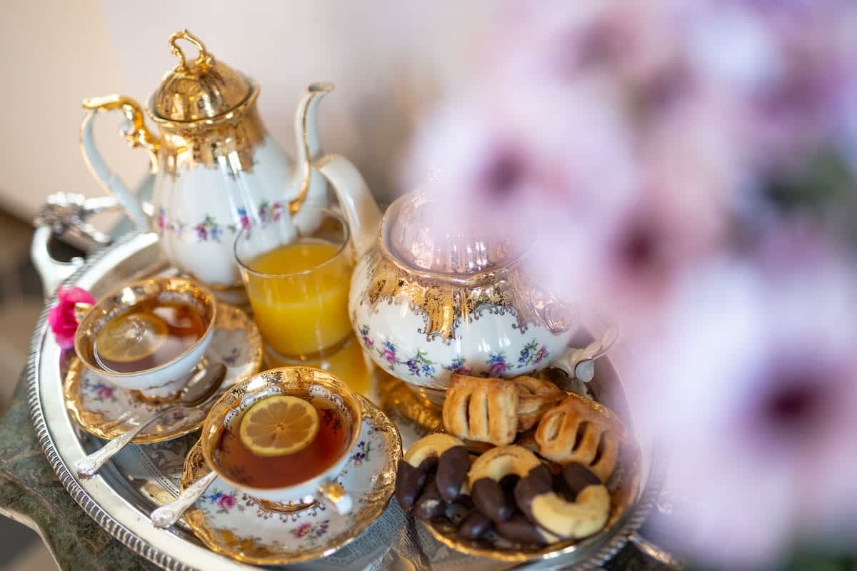 Villa della Cappella — tea and pastries laid out for breakfast