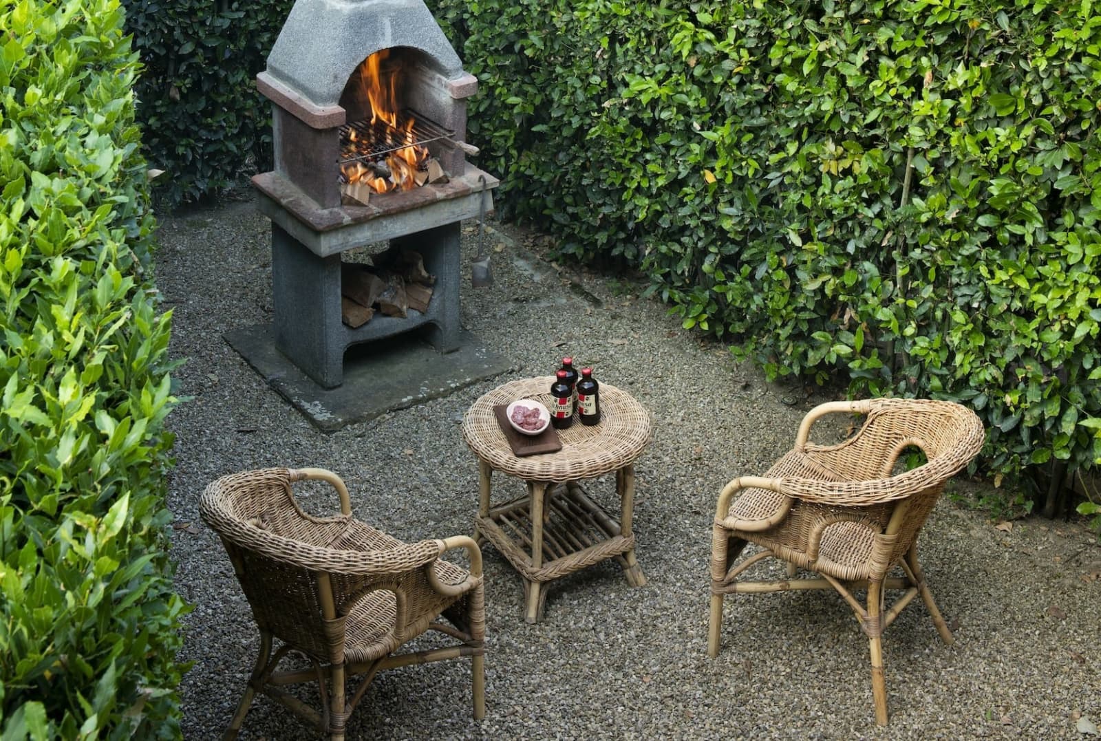 Villa Erbavoglio — the barbecue and outdoor seating area