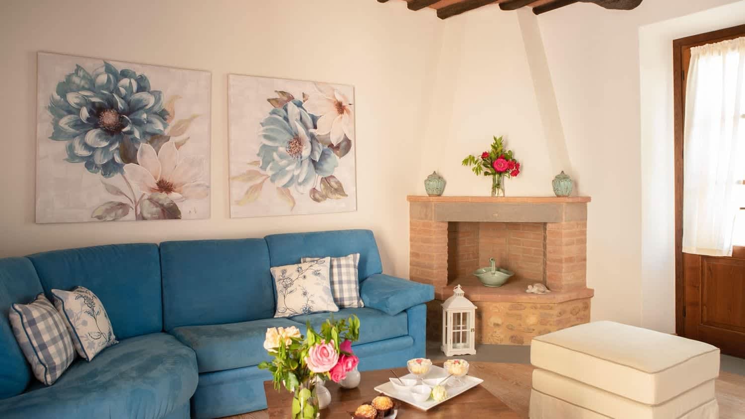 Podere Pianoro — the lower-floor living room