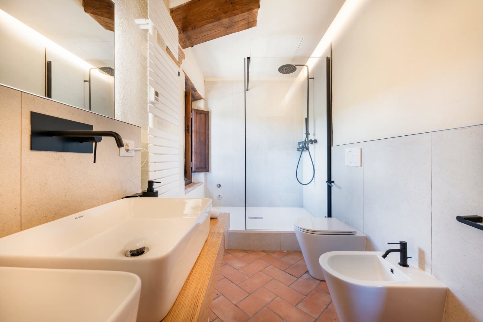 Villa Il Cellese — a Loft bathroom with bath