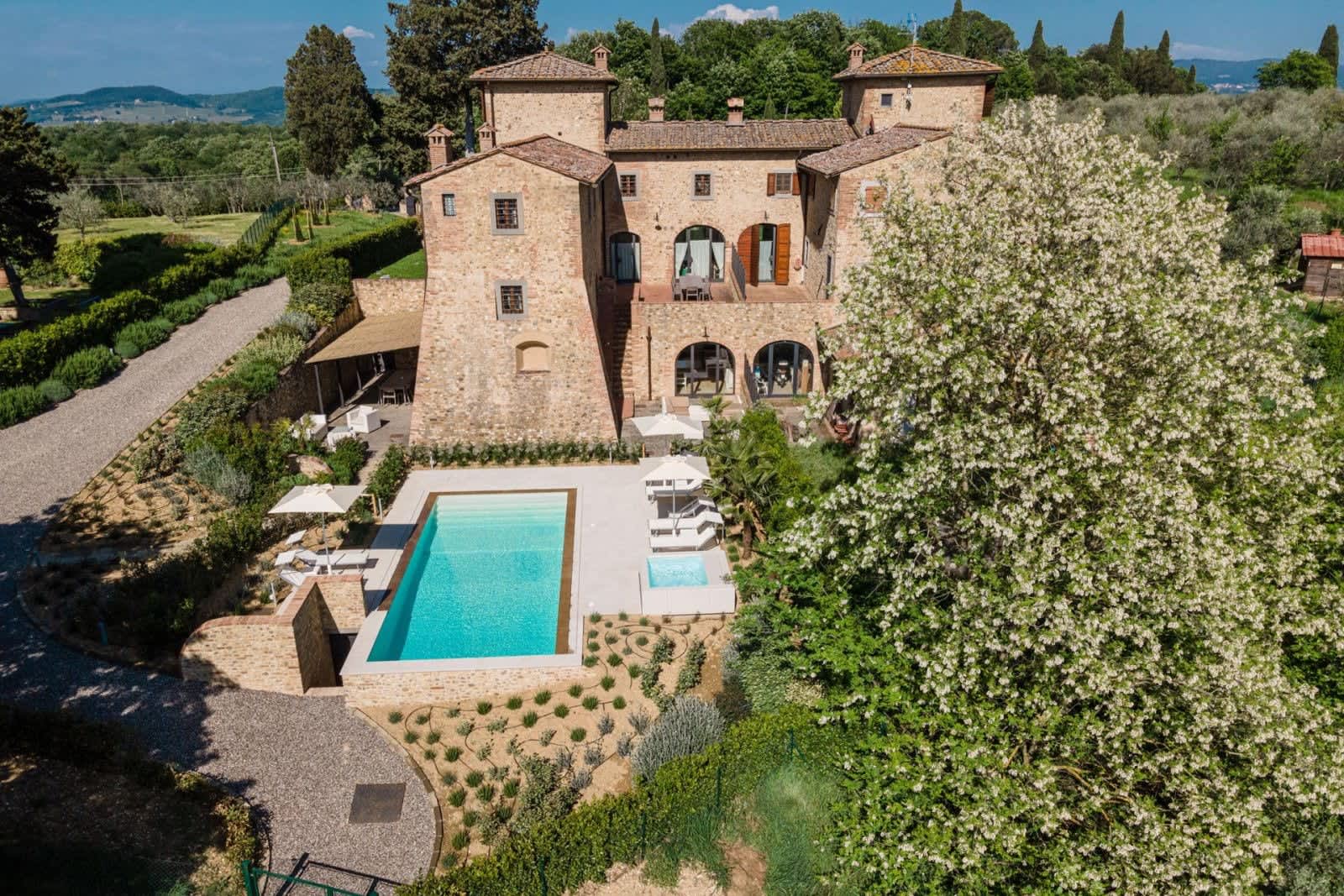 Podere Pianoro — the plunge pool and garden
