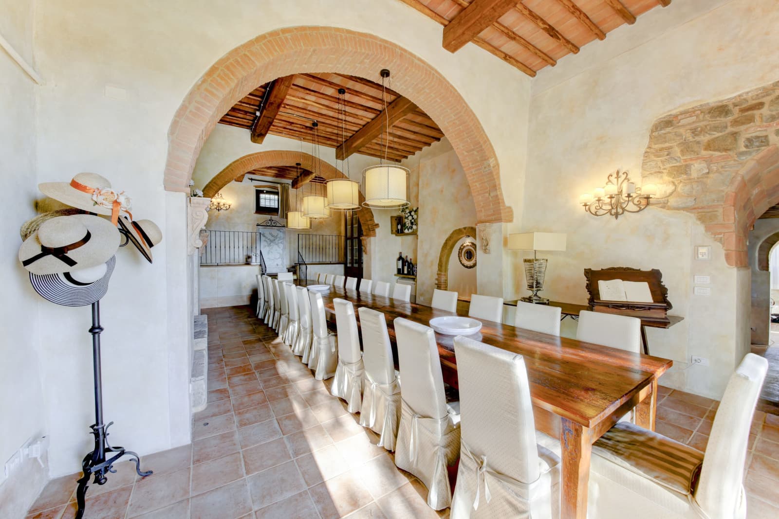 Villa Elle in Siena, Tuscany, photograph 14 of 65