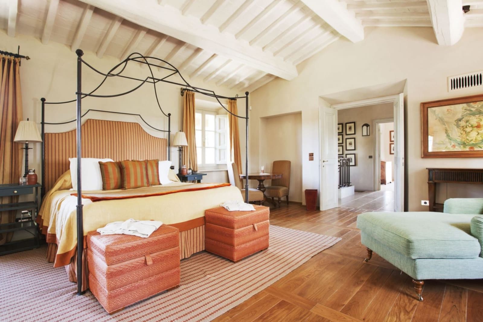 Villa Oliviera in Castiglion del Bosco, Tuscany, photograph 12 of 18