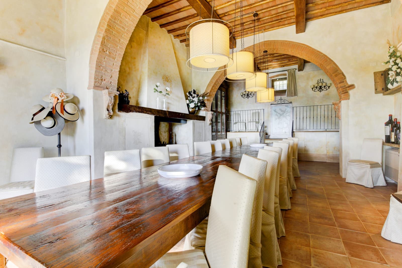 Villa Elle in Siena, Tuscany, photograph 15 of 65