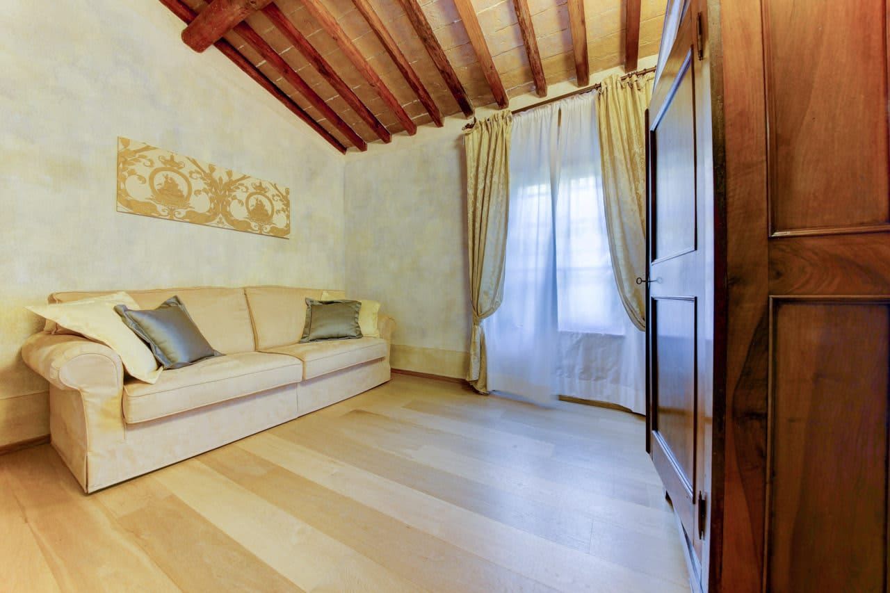 Villa Elle in Siena, Tuscany, photograph 49 of 65
