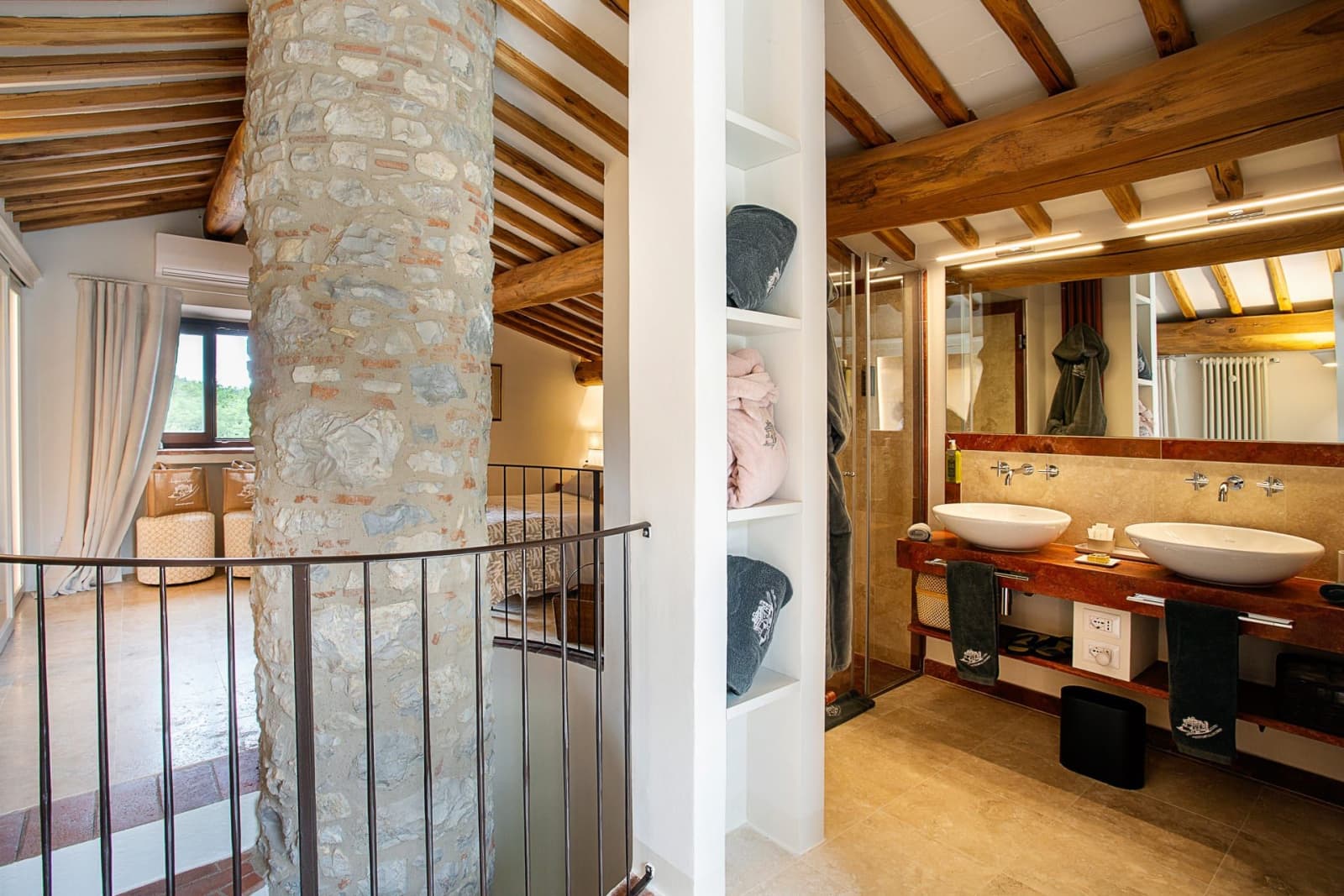 Casa Pernicella — shelving beside the stairs