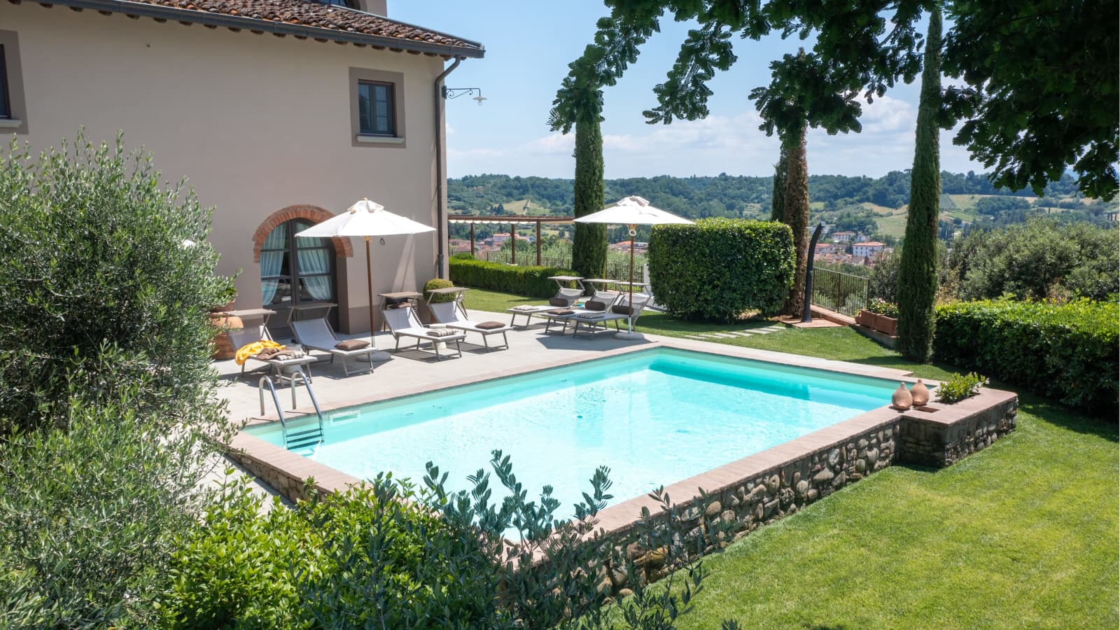 Villa Il Colto — the pool over the valley