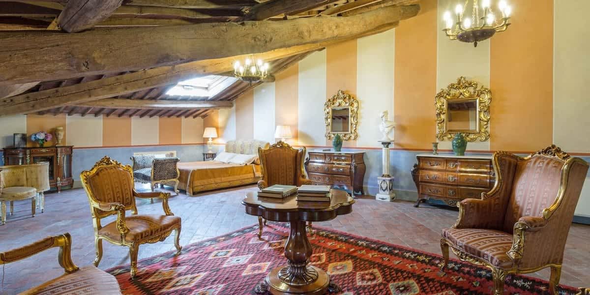 Villa Controni in Lucca & Garfagnana, Tuscany, photograph 3 of 25