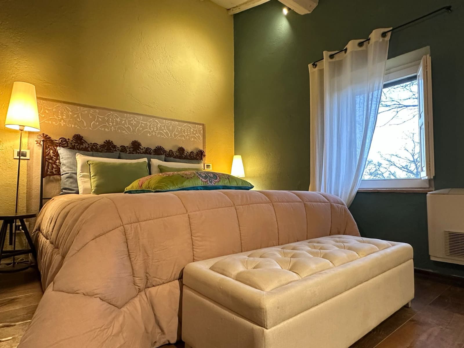 Villa Vetrichina — a double bedroom