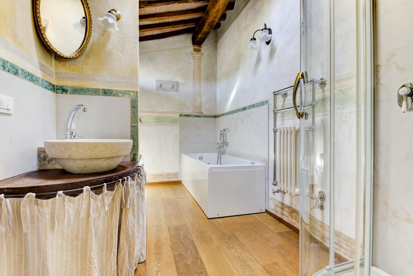 Villa Elle in Siena, Tuscany, photograph 31 of 65