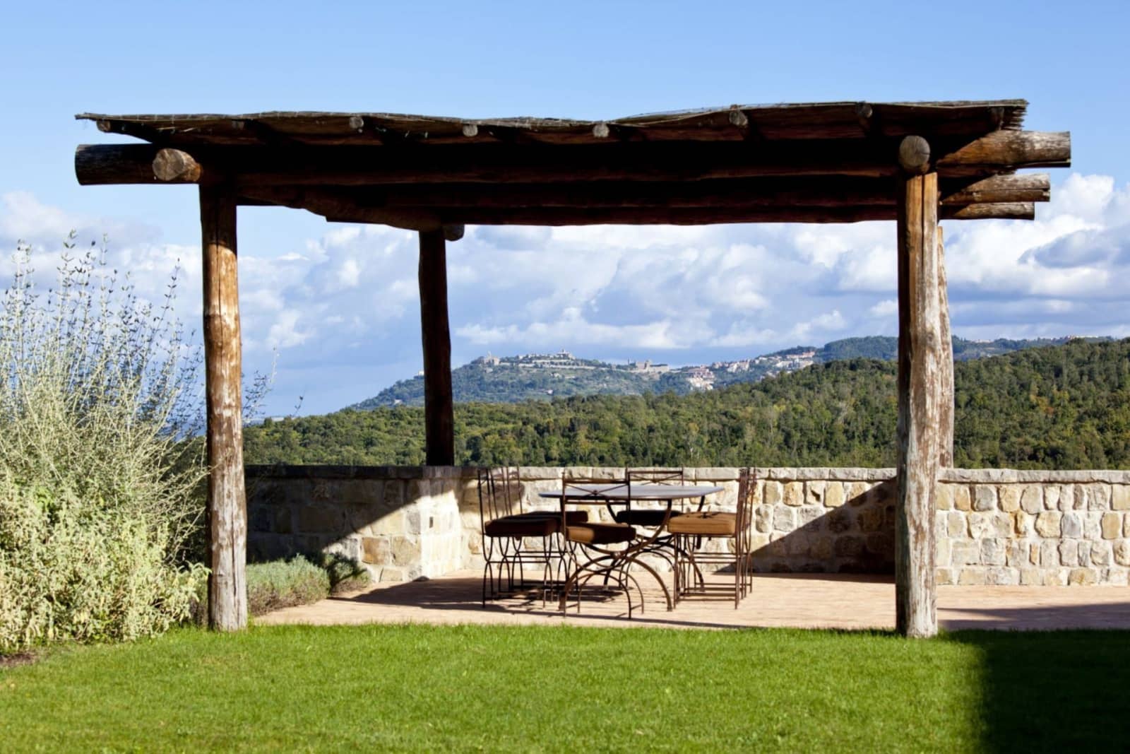 Villa Oliviera in Castiglion del Bosco, Tuscany, photograph 10 of 18