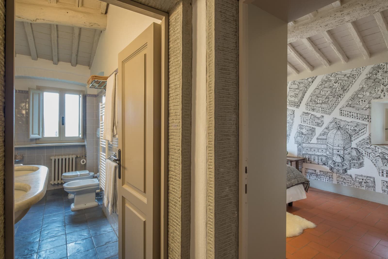 Casale Gherardi — an en-suite bathroom