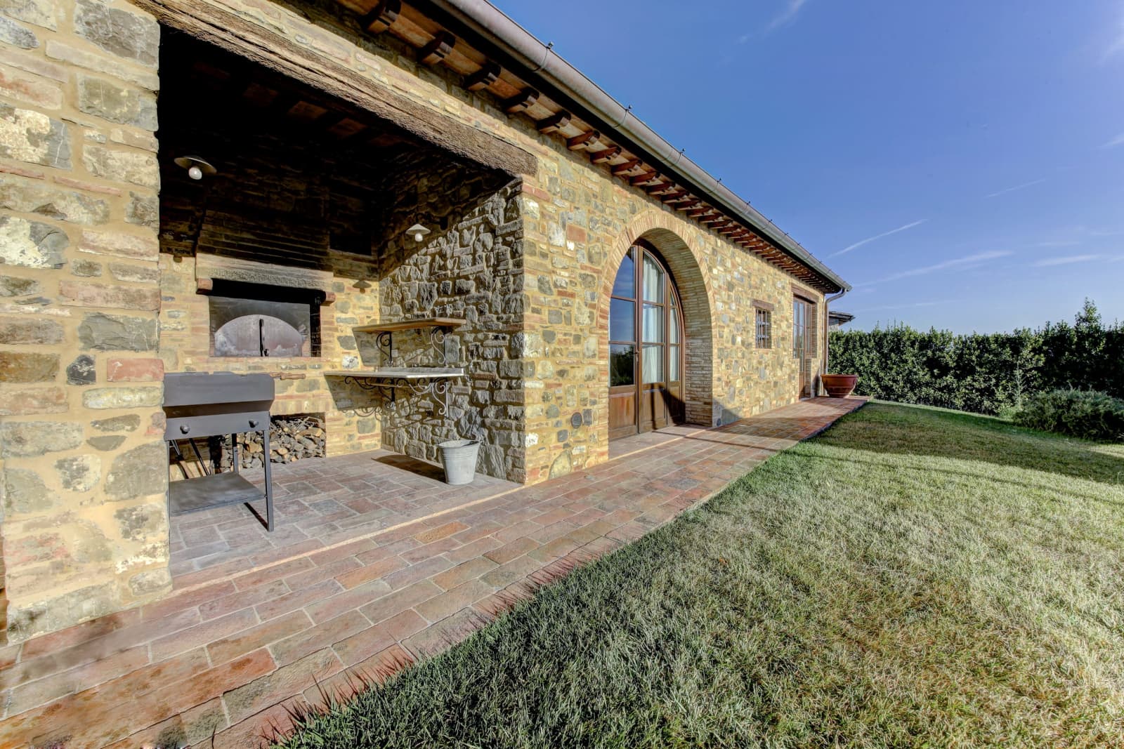 Villa Elle in Siena, Tuscany, photograph 56 of 65