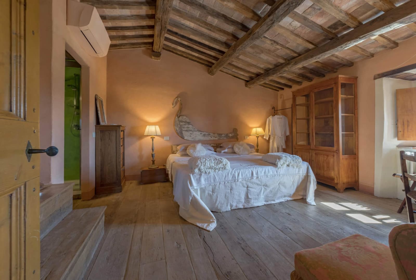 Villa delle Sorelle — the peach master bedroom