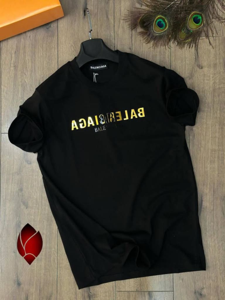 Polo Homme Balenciaga – L’Innovation au Service du Style