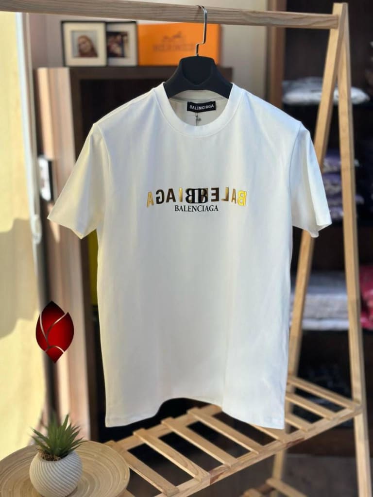 Polo Balenciaga – L’Expression du Streetwear de Luxe