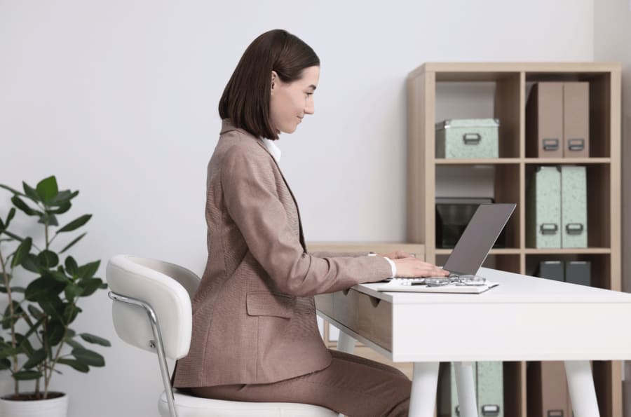 Prioritising Good Posture At Your Desk