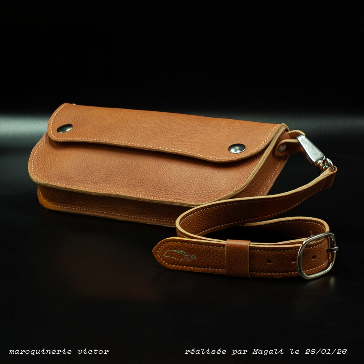 Atelier maroquinerie sac banane cuir fait main à Strasbourg — 8h