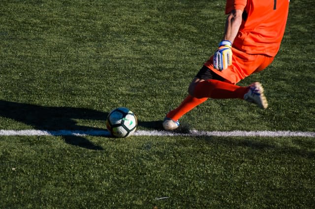 Becoming a professional footballer. What does that involve? - Vergelijkbare activiteit in Sport