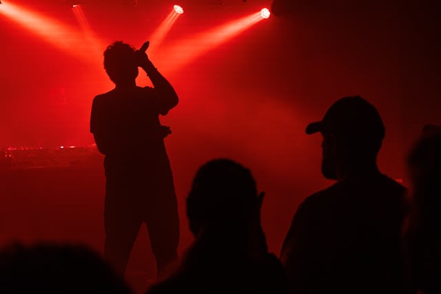 Becoming a Famous Singer in the Netherlands: From Goldband to Pommelien Thijs - How to Do It (Realistically)