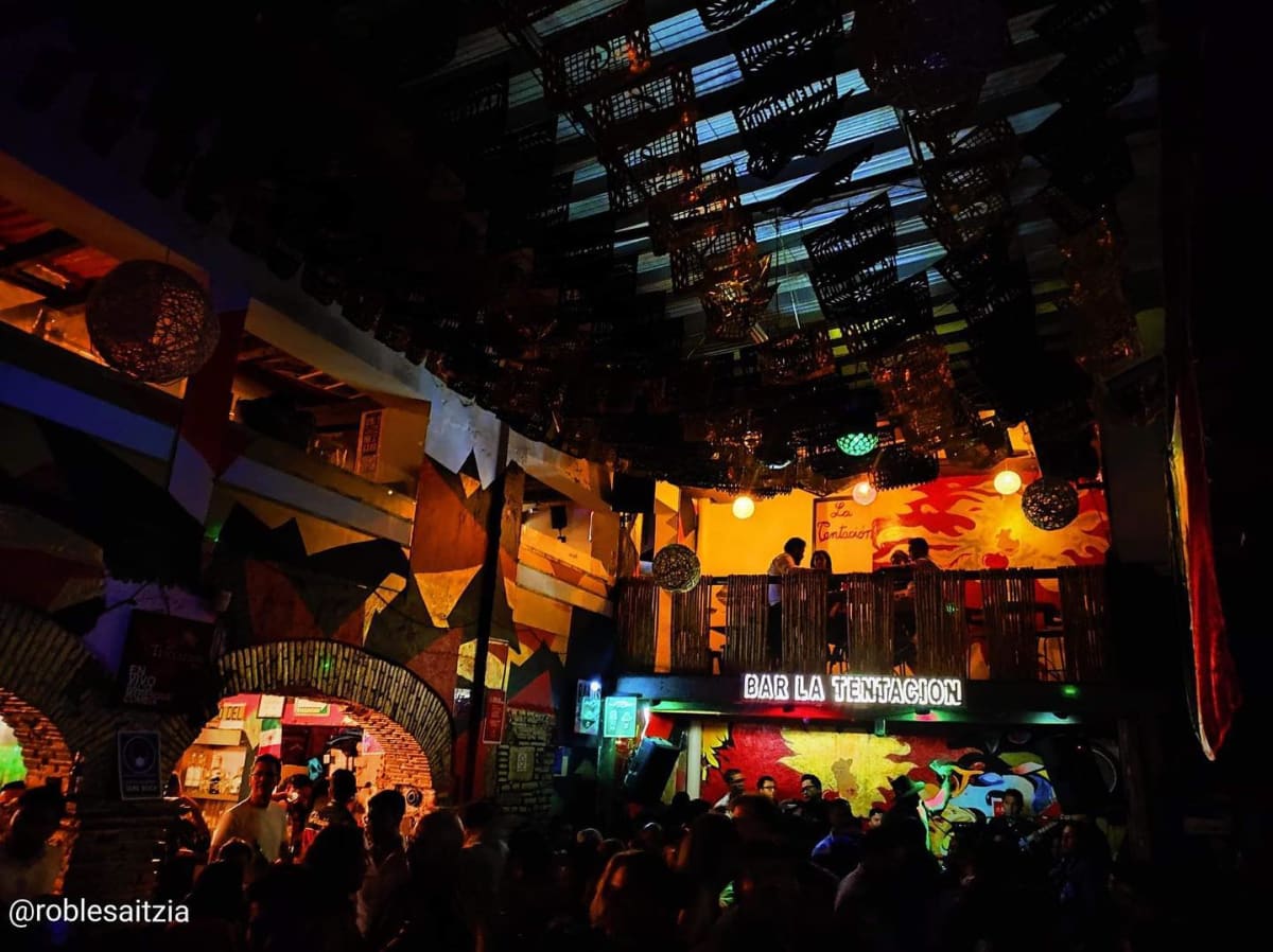 Private tour: Bar La Tentación with local guide - Image 1