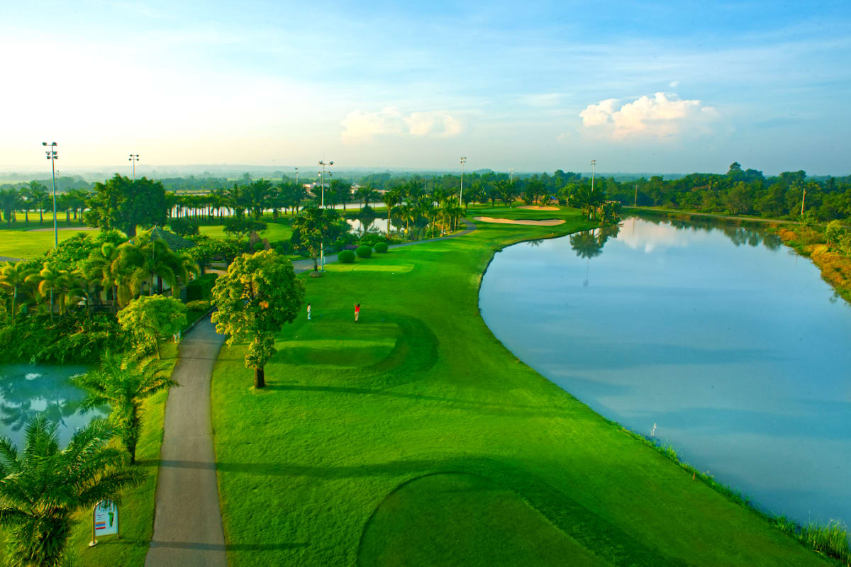 Private tour: Long Thanh Golf Club with local guide - Image 1