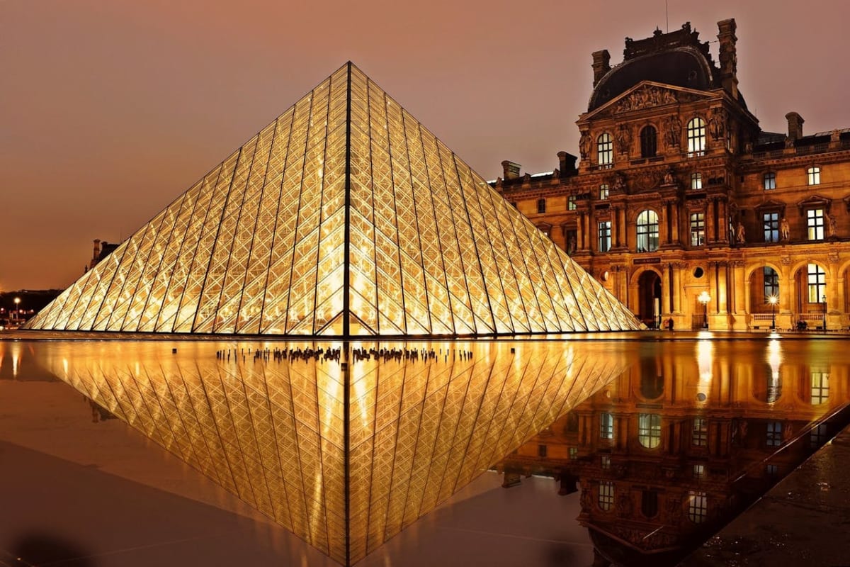Private tour: Louvre Museum with local guide - Image 1