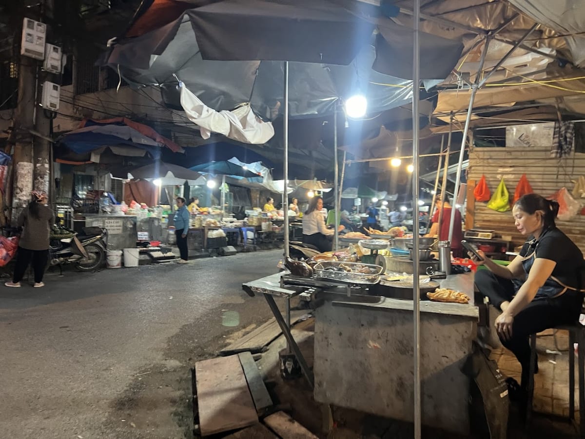 Private tour: Chợ Vĩnh Phúc (Vinh Phuc Market) with local guide - Image 1