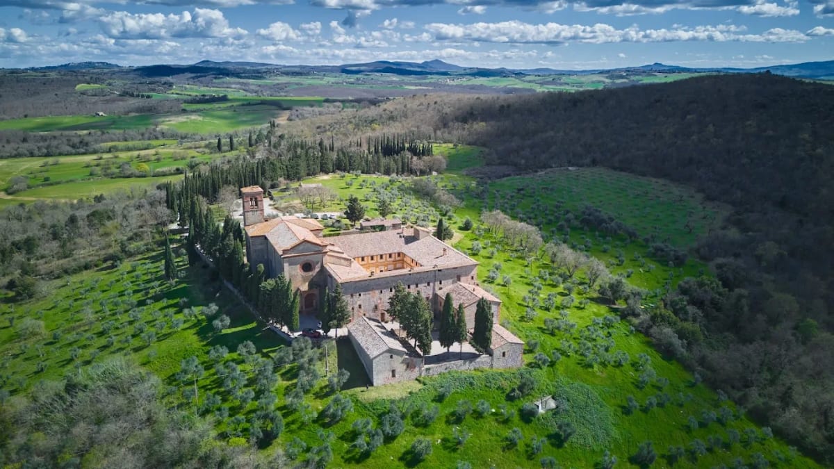 Private tour: Sant'Anna in Camprena with local guide - Image 1