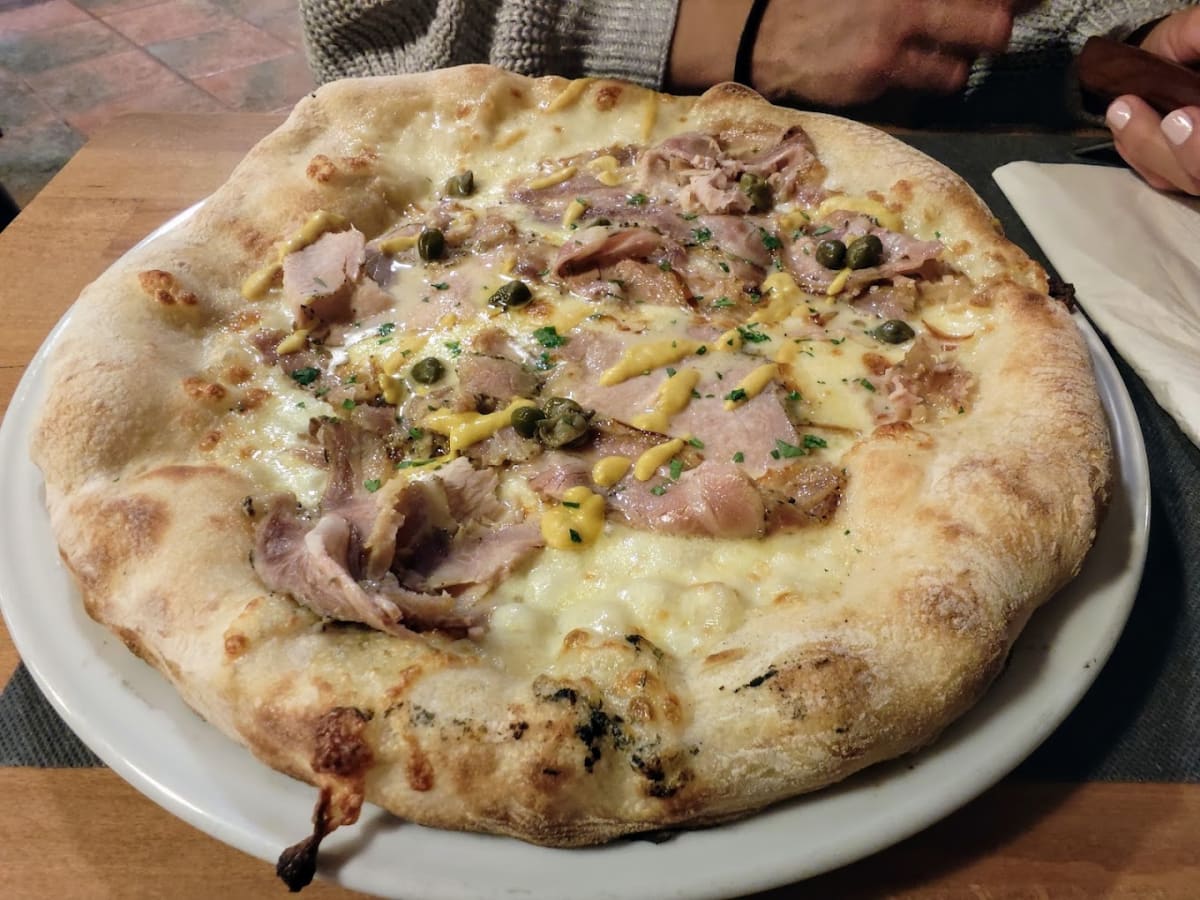 Private tour: Pizzeria Trattoria La Briciola with local guide - Image 1
