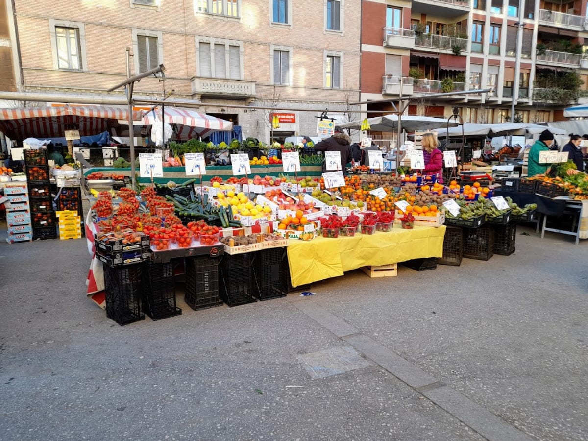 Private tour: Mercato di Papiniano with local guide - Image 1