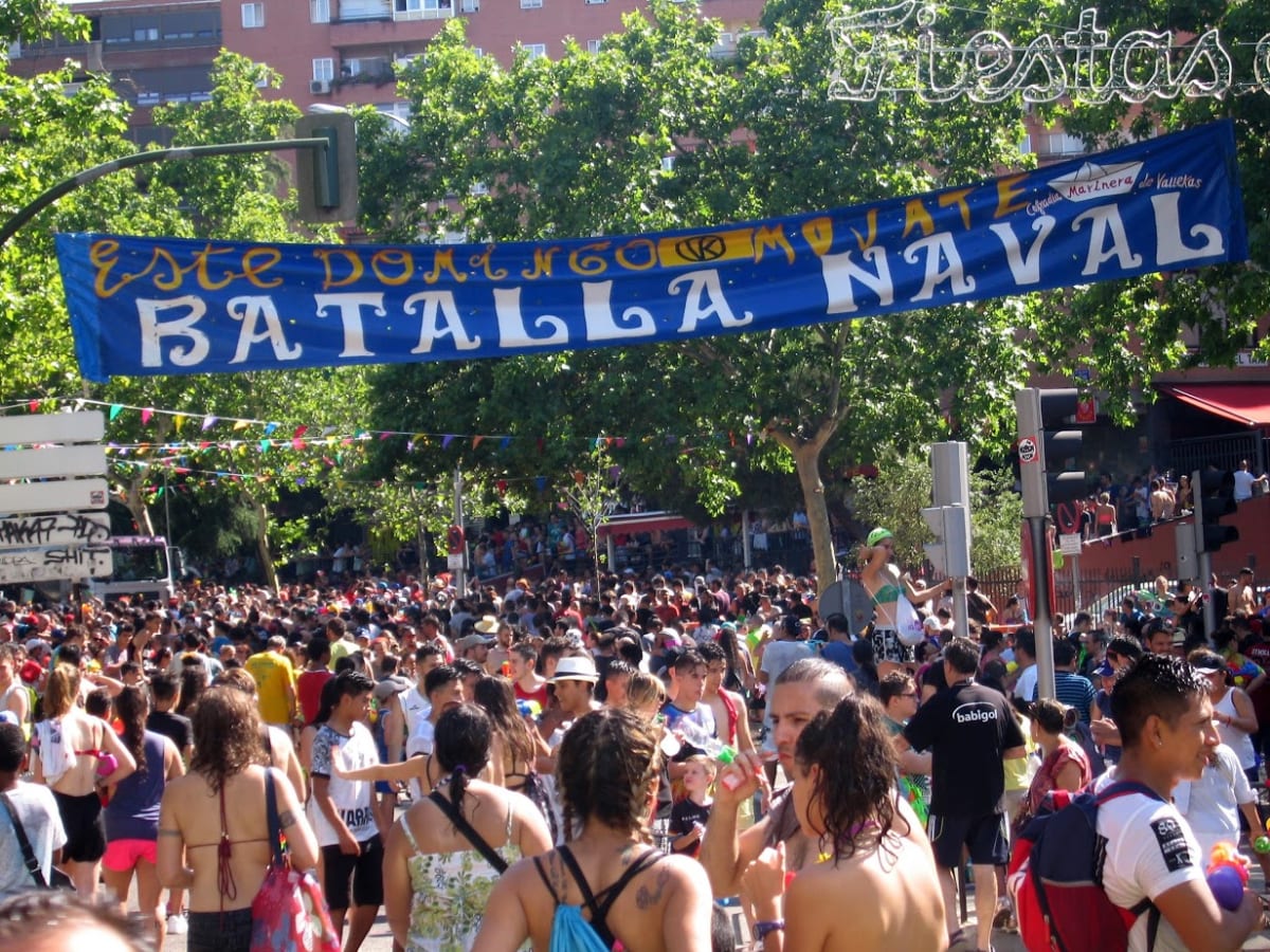 Private tour: Batalla Naval de Vallecas/Fiestas de la Karmela with local guide - Image 1